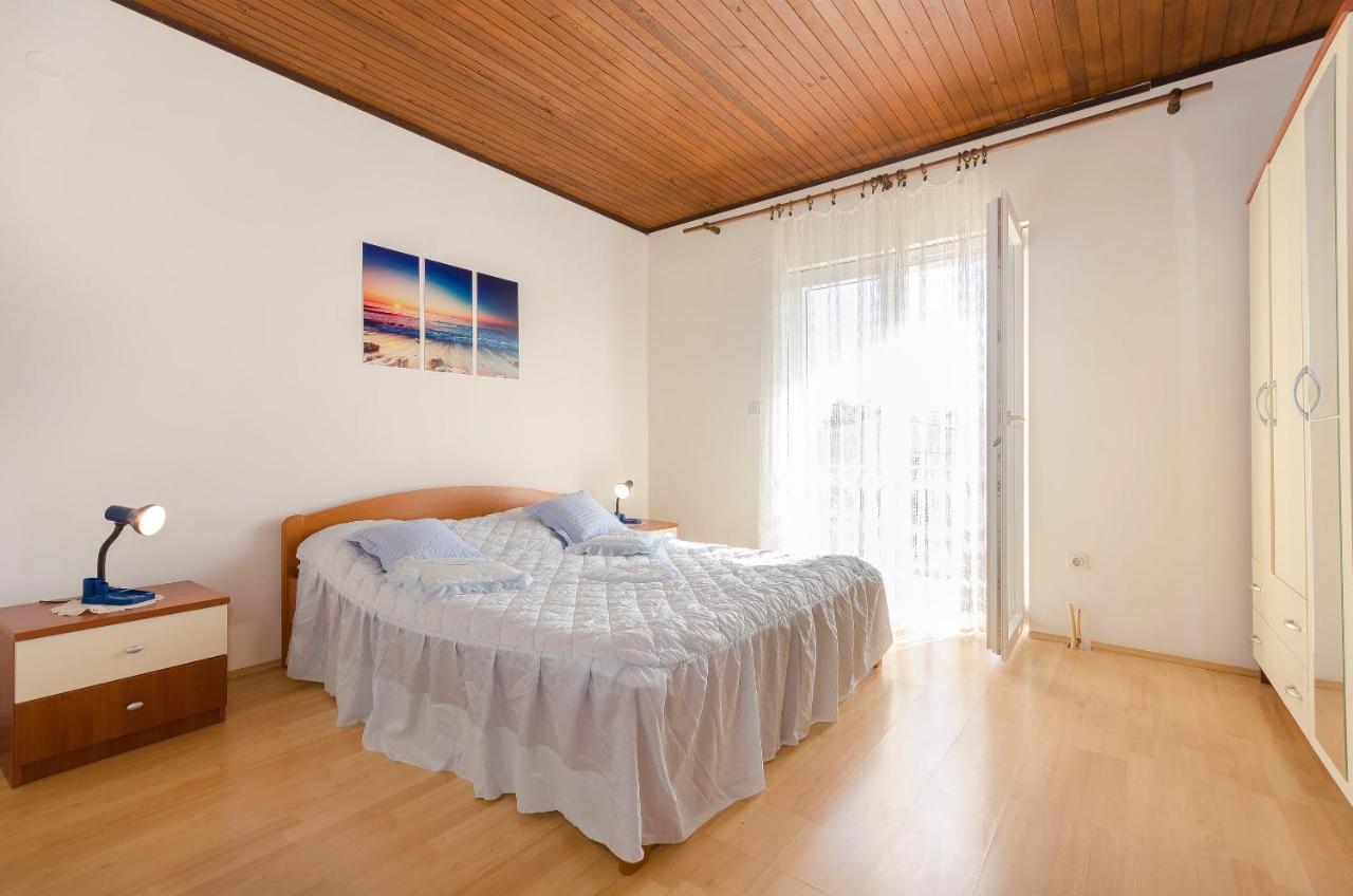 Apartment And Rooms Ema Водице Экстерьер фото