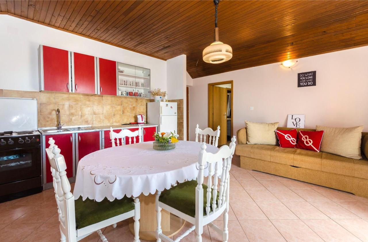 Apartment And Rooms Ema Водице Экстерьер фото