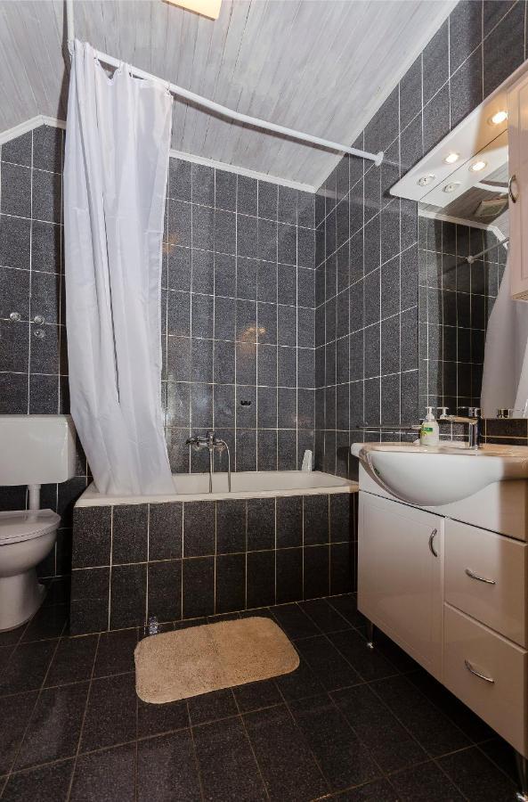 Apartment And Rooms Ema Водице Экстерьер фото