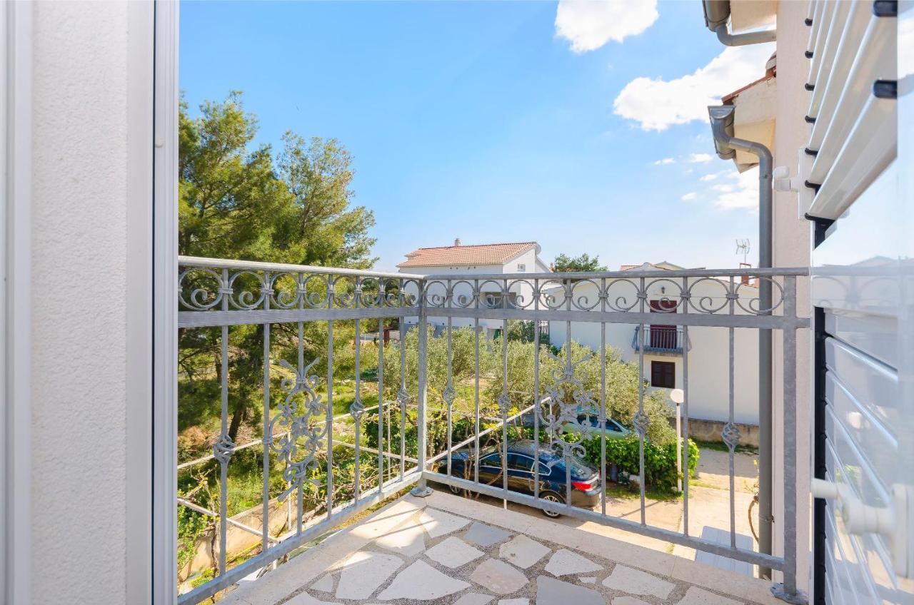 Apartment And Rooms Ema Водице Экстерьер фото