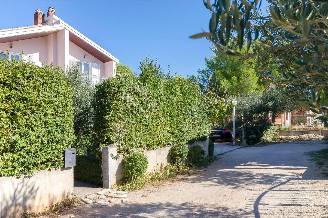 Apartment And Rooms Ema Водице Экстерьер фото